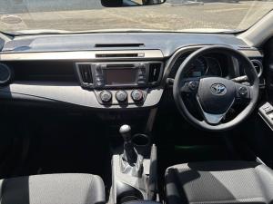 Toyota RAV4 2.2D-4D AWD GX - Image 6