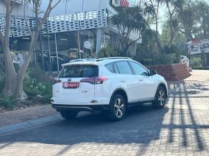 Toyota RAV4 2.0 GX auto - Image 2