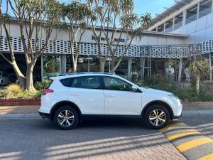 Toyota RAV4 2.0 GX auto - Image 3