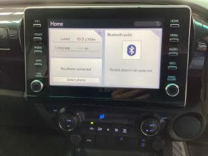 Toyota Hilux 2.8GD-6 48V double cab Raider - Image 12