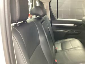 Toyota Hilux 2.8GD-6 48V double cab Raider - Image 18