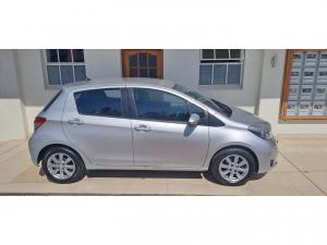 Toyota Yaris 5-door 1.0 XS - Image 3