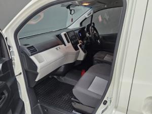 Toyota Quantum 2.8 LWBP/V - Image 7