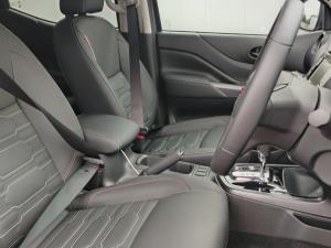 Nissan Navara 2.5DDTI PRO-4X 4X4 automatic D/C - Image 10