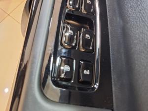 Mahindra XUV700 2.0T AX7L Black Edition - Image 10