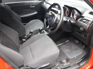 Suzuki Swift 1.2 GLX auto - Image 9