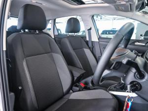 Volkswagen Polo hatch 1.0TSI Life auto - Image 15