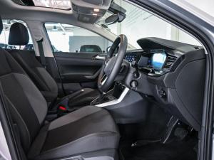 Volkswagen Polo hatch 1.0TSI Life auto - Image 9
