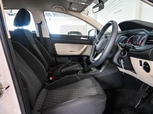 Volkswagen Polo sedan 1.6 manual - Image 6
