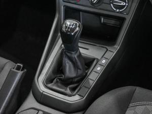 Volkswagen Polo sedan 1.6 manual - Image 11