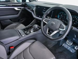 Volkswagen Touareg V6 TDI R-Line - Image 14