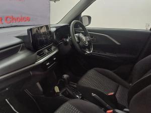 Suzuki Swift 1.2 GLX auto - Image 19