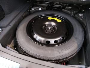 Land Rover Range Rover Velar D300 Dynamic HSE - Image 8