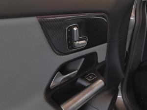 Mercedes-Benz GLA GLA200 Progressive - Image 16