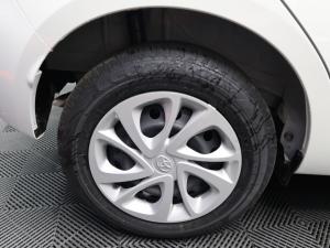 Toyota Vitz 1.0 - Image 7