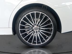 Mercedes-Benz C-Class C220d Avantgarde - Image 16