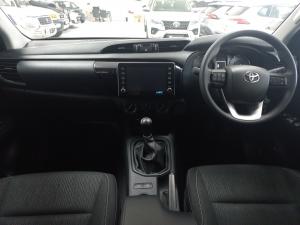 Toyota Hilux 2.4GD-6 double cab Raider manual - Image 6