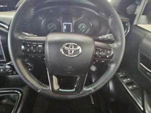Toyota Hilux 2.8GD-6 double cab 4x4 Legend manual - Image 8