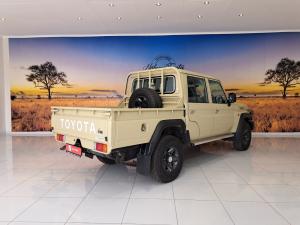 Toyota Land Cruiser 79 2.8GD-6 double cab - Image 2