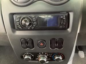Nissan NP200 1.6i safety pack (aircon) - Image 14