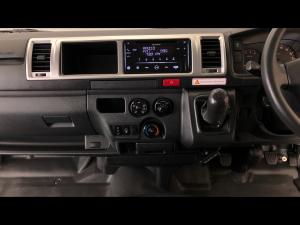 Toyota Hiace 2.5D-4D bus 14-seater GL - Image 10