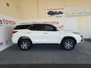 Toyota Fortuner 2.4GD-6 manual - Image 3