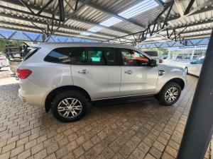 Ford Everest 2.0Bi-Turbo 4WD XLT - Image 3