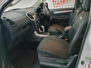 Isuzu D-Max 300 3.0TD Extended cab LX auto - Image 6