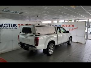 Isuzu D-Max 300 3.0TD Extended cab LX auto - Image 2