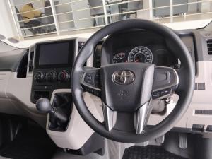 Toyota Quantum 2.8 LWB panel van - Image 8