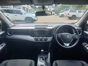 Toyota RAV4 2.0 GX auto - Image 4