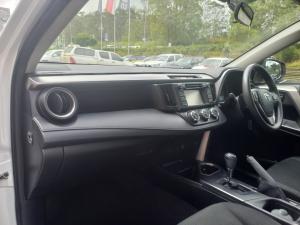 Toyota RAV4 2.0 GX auto - Image 5