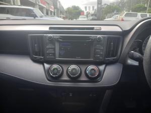 Toyota RAV4 2.0 GX auto - Image 11