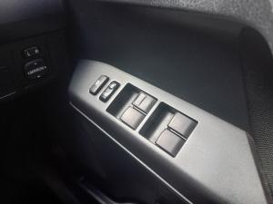 Toyota RAV4 2.0 GX auto - Image 17