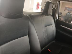 Toyota Hilux 2.4 GD-6 SR 4X4S/C - Image 9