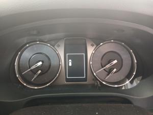 Toyota Hilux 2.4 GD-6 Raider 4X4 automaticD/C - Image 10