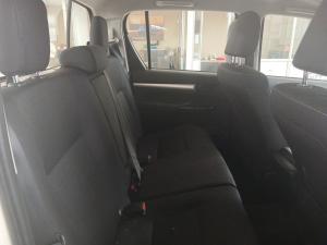 Toyota Hilux 2.4 GD-6 Raider 4X4 automaticD/C - Image 13