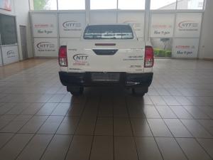 Toyota Hilux 2.4 GD-6 Raider 4X4 automaticD/C - Image 4