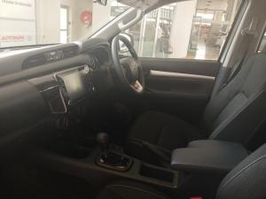 Toyota Hilux 2.4 GD-6 Raider 4X4 automaticD/C - Image 6