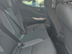 Nissan Navara 2.5D LE 4X2 automatic D/C - Image 12