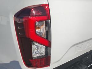 Nissan Navara 2.5D LE 4X2 automatic D/C - Image 24