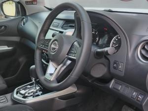 Nissan Navara 2.5D LE 4X2 automatic D/C - Image 9