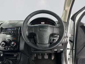 Isuzu D-MAX 250 HO HI-RIDE D/C - Image 12