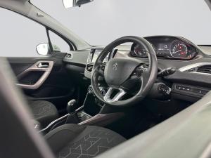 Peugeot 2008 1.6 VTiActive - Image 18