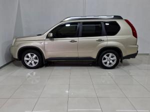 Nissan X-Trail 2.5 4x4 LE CVT - Image 2