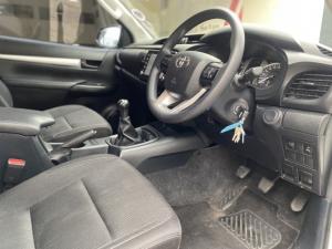 Toyota Hilux 2.4GD-6 double cab 4x4 Raider manual - Image 10