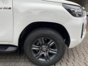 Toyota Hilux 2.4GD-6 double cab 4x4 Raider manual - Image 6