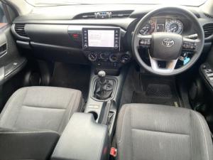 Toyota Hilux 2.4GD-6 double cab 4x4 Raider manual - Image 7