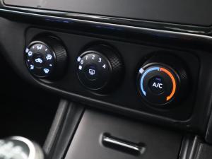 Toyota Corolla Quest 1.8 Plus manual - Image 17