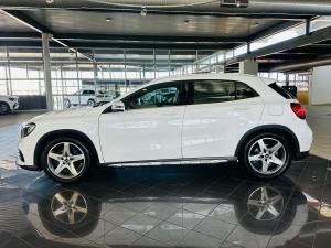 Mercedes-Benz GLA GLA200 - Image 10